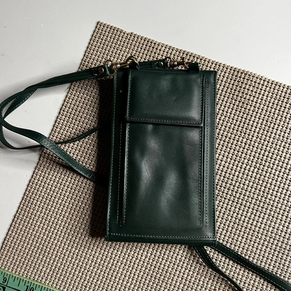 Rolfs Studio Collection Green Leather Macro Bag Crossbody Wallet Cowhide Vintage
